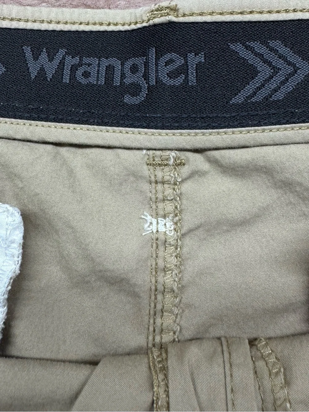 Men's Wrangler All Terrian Gear Khaki Utility Cargo Stretch Shorts Size 40